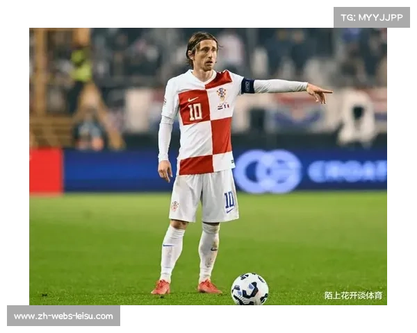 终场哨响，克罗地亚老将莫德里奇跪地掩面，皇马七连胜后更衣室庆祝场景